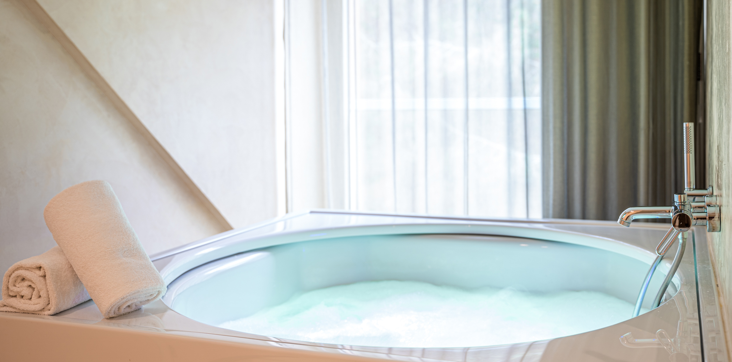 hotelkamer met jacuzzi