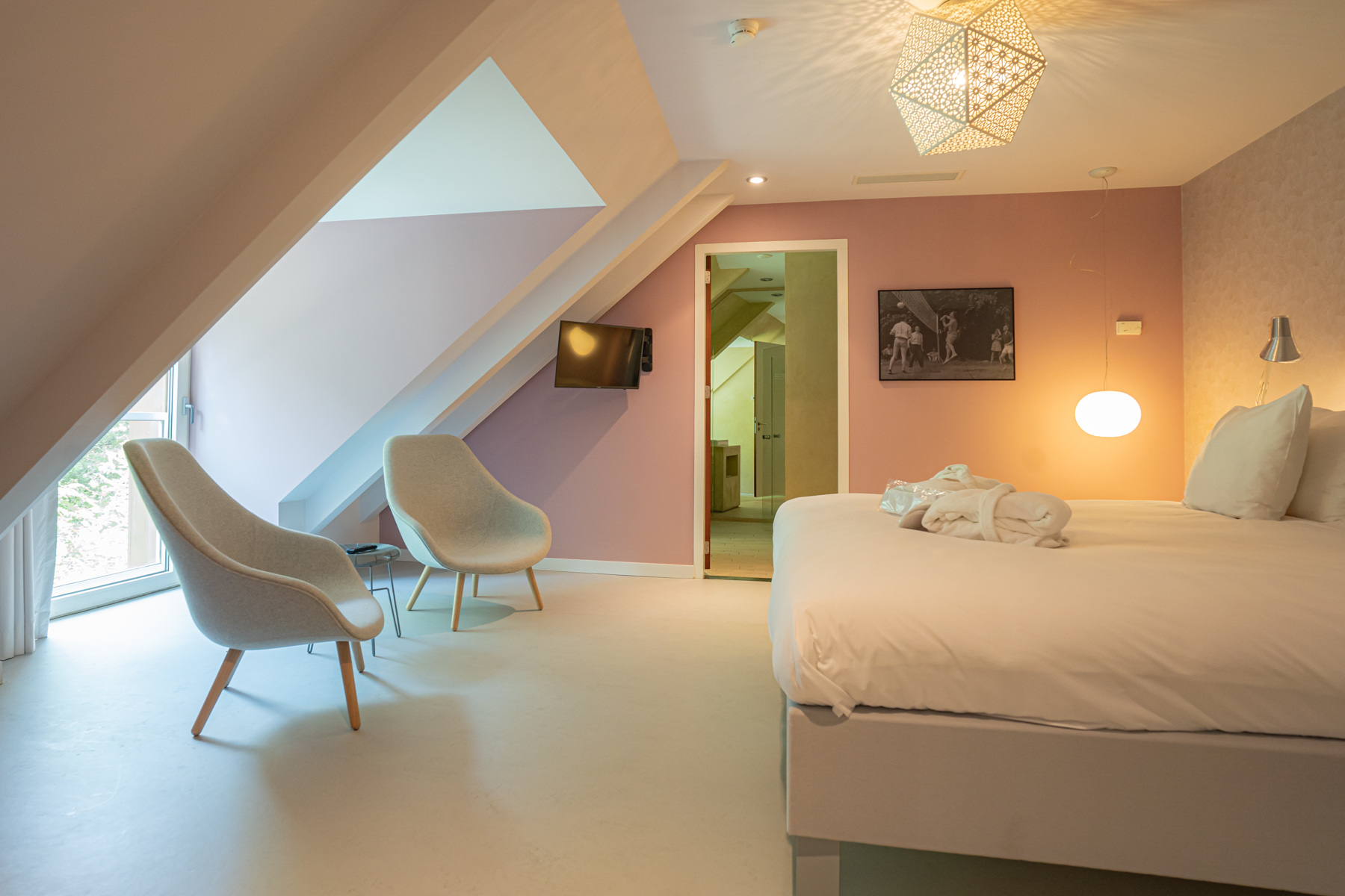 suite hotelkamer met jacuzzi blooming hotel-3
