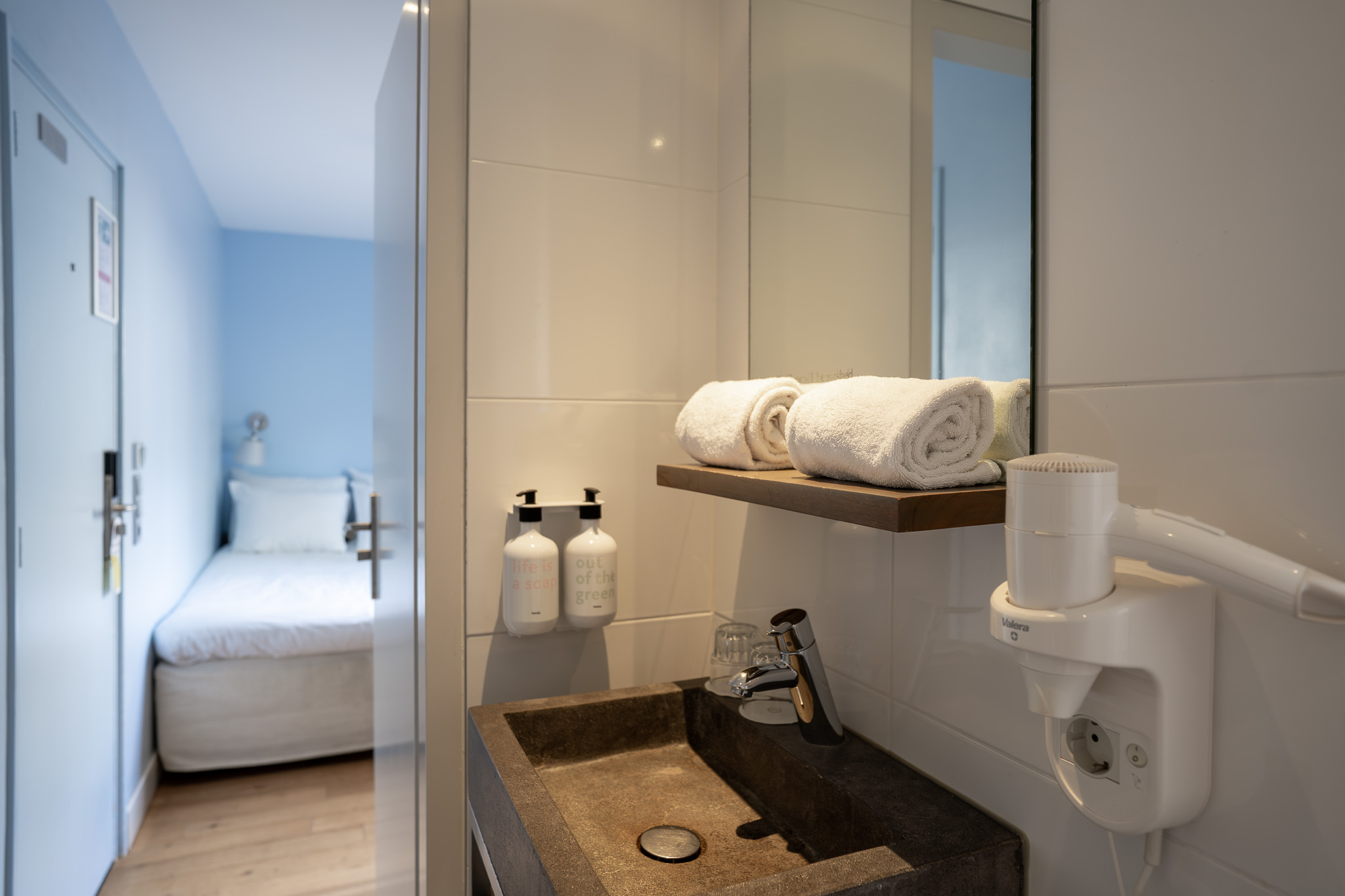 tiny double room1
